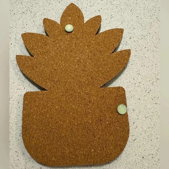Magnet Pineapple Cork Board - Picture 1 of 2